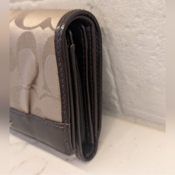 Coach Tan and Brown Signature Wallet - Picture 3 of 12